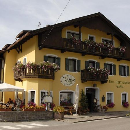 Hotel Loewenwirt セスト エクステリア 写真